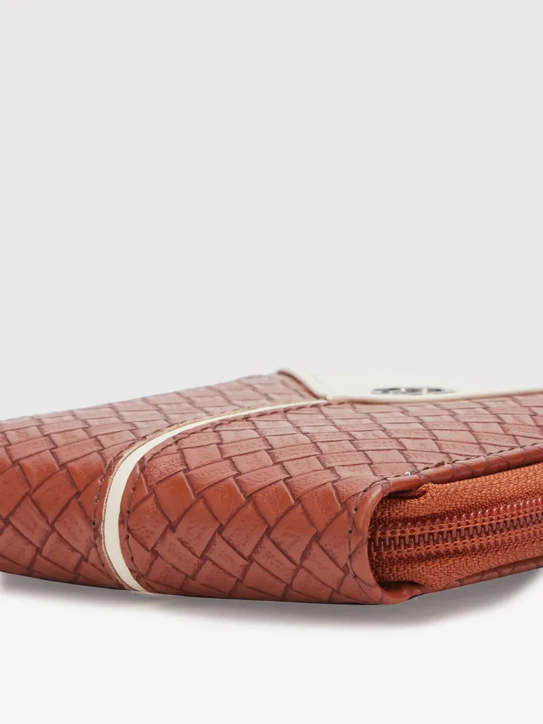 Caprese Arlisa Wallet Small Tan