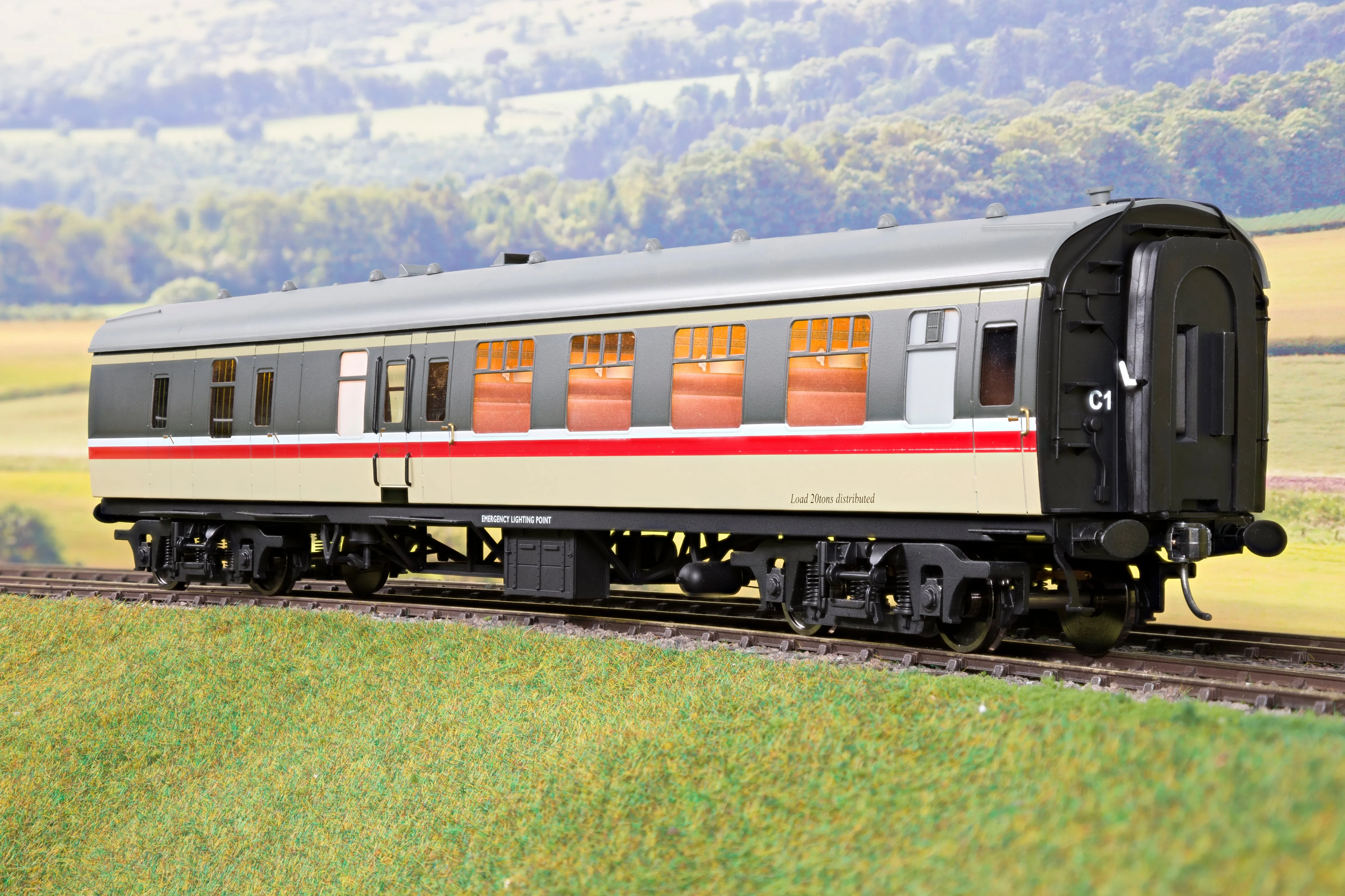 Darstaed D21-6-03 Finescale O Gauge BR Mk1 BSK (Brake Second Corridor), Intercity