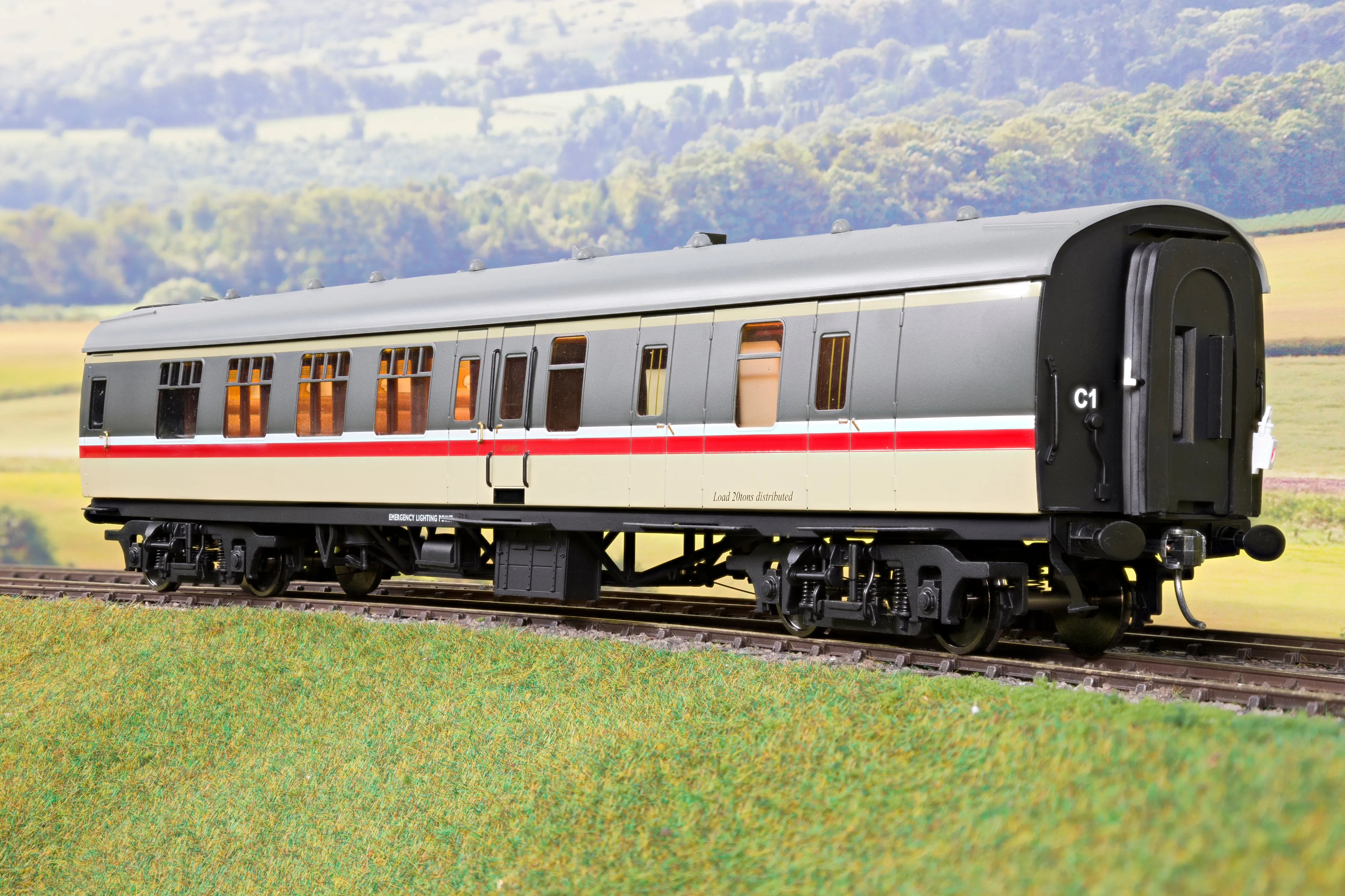 Darstaed D21-6-03 Finescale O Gauge BR Mk1 BSK (Brake Second Corridor), Intercity