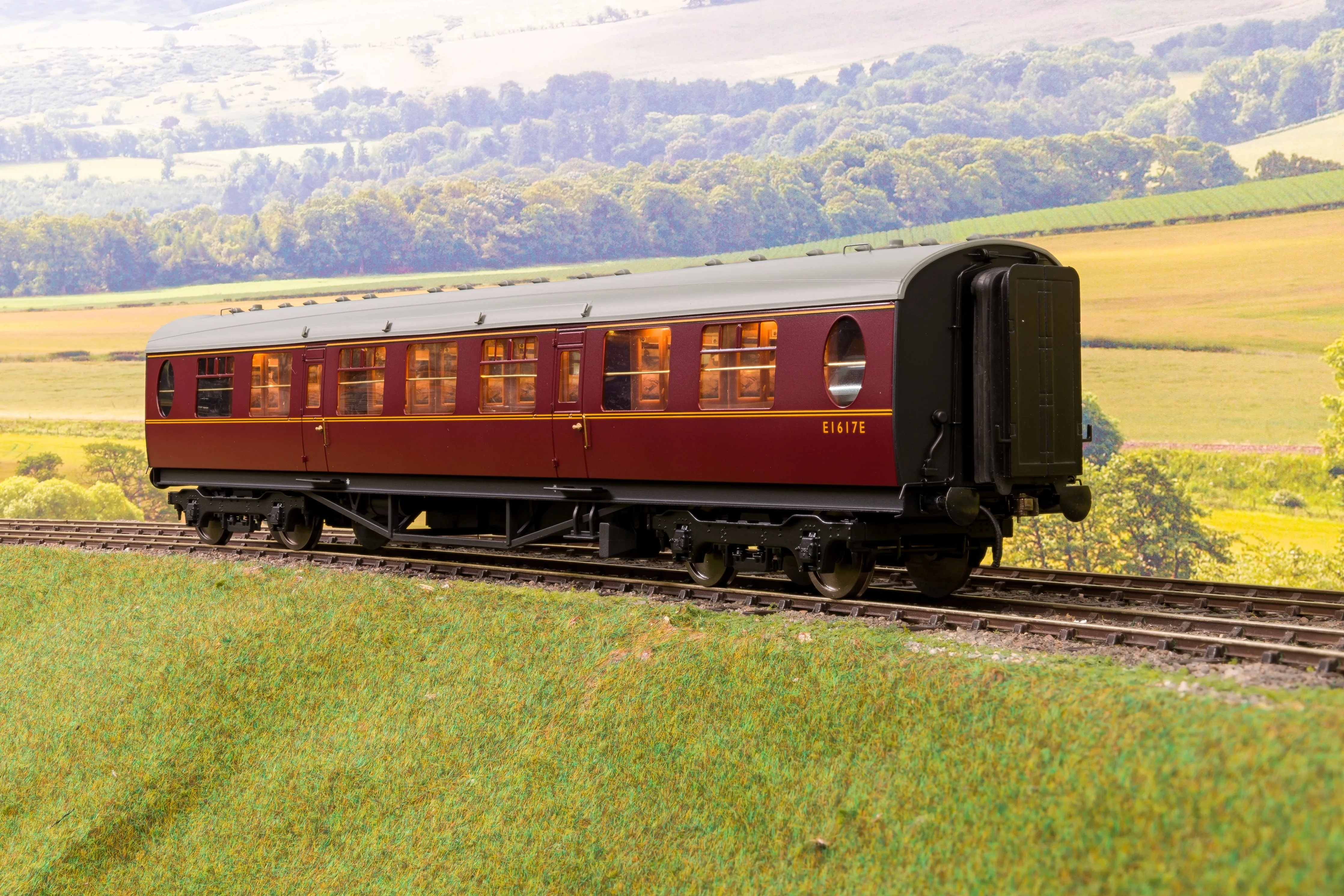 Darstaed D24-3-01RA Finescale O Gauge LNER Thompson Mainline TK (Third Class Corridor) Coach, Lined Maroon 'E1617E'