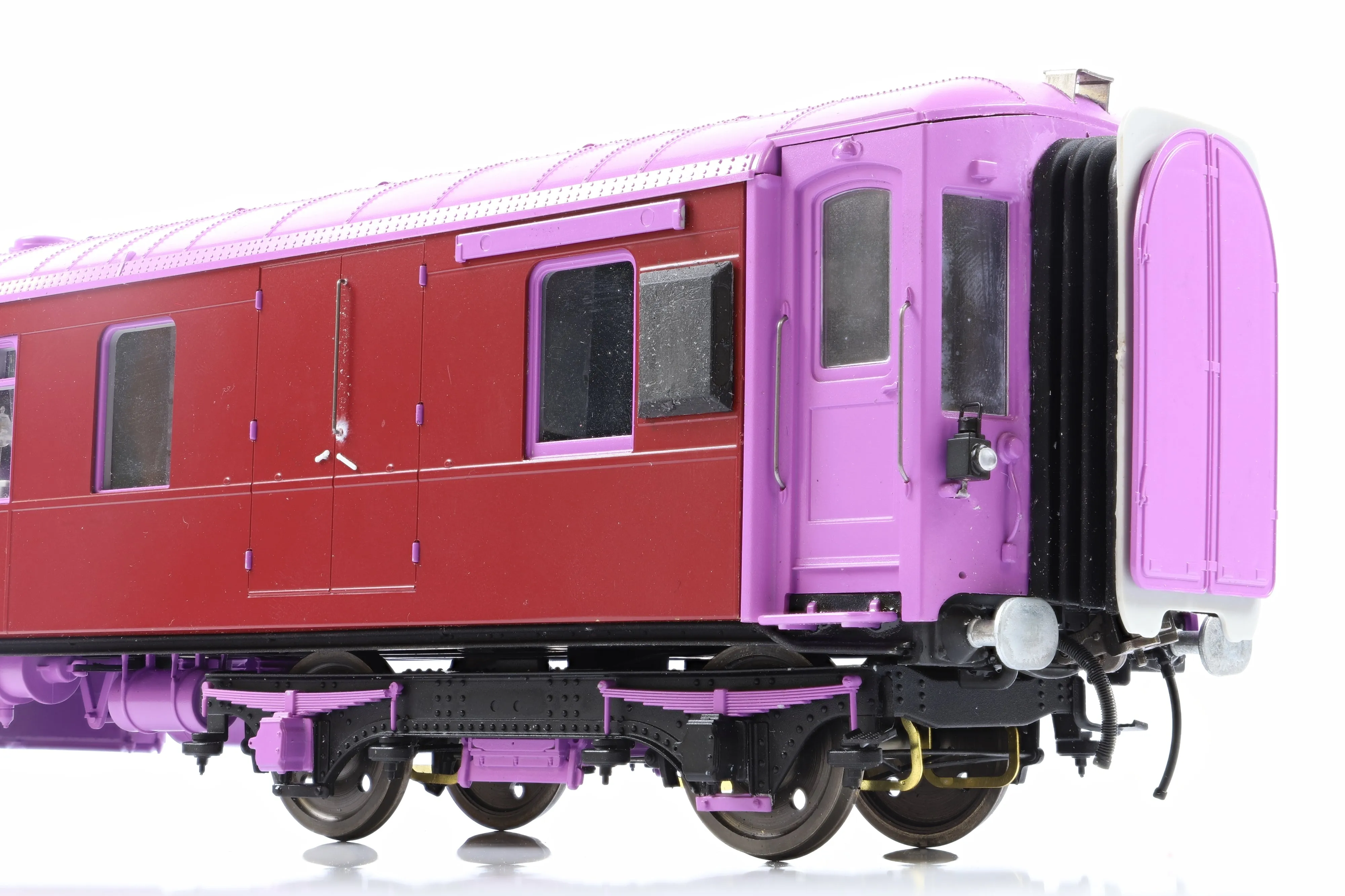 Darstaed D25-04U Finescale O Gauge All Steel Type K Pullman Parlour 3rd Coach 'Unnumbered' (Pre-order)