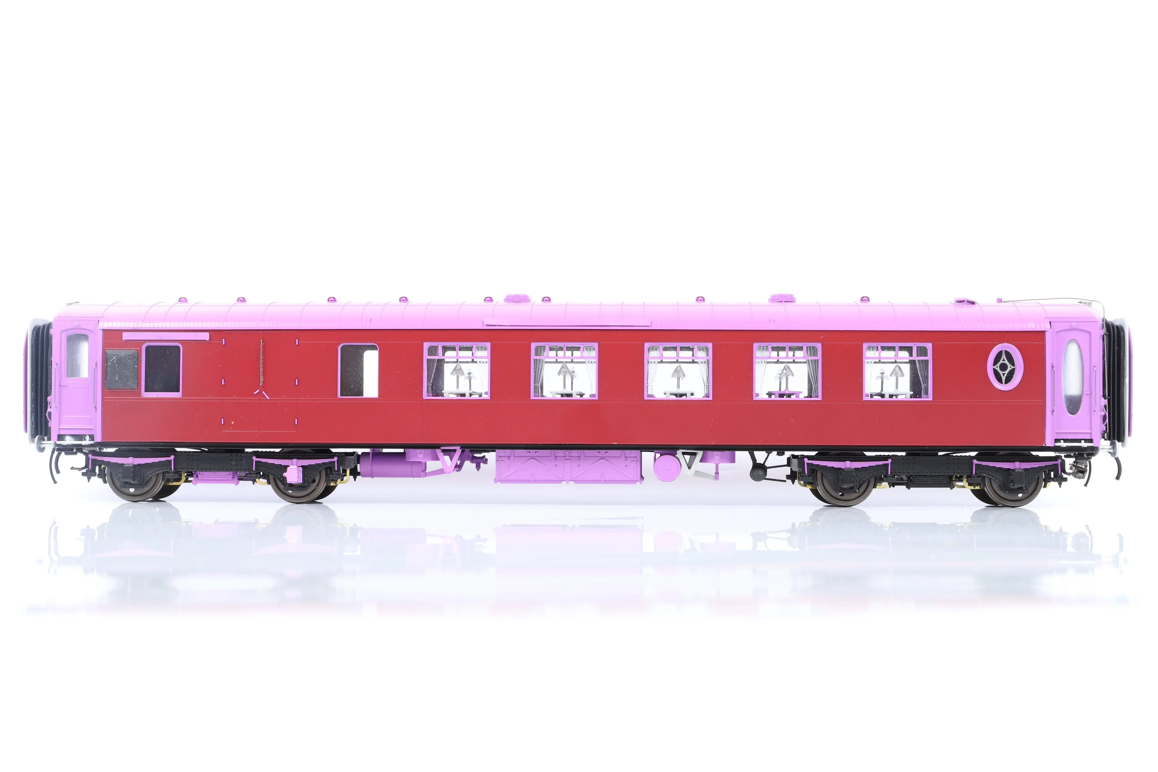 Darstaed D25-04U Finescale O Gauge All Steel Type K Pullman Parlour 3rd Coach 'Unnumbered' (Pre-order)