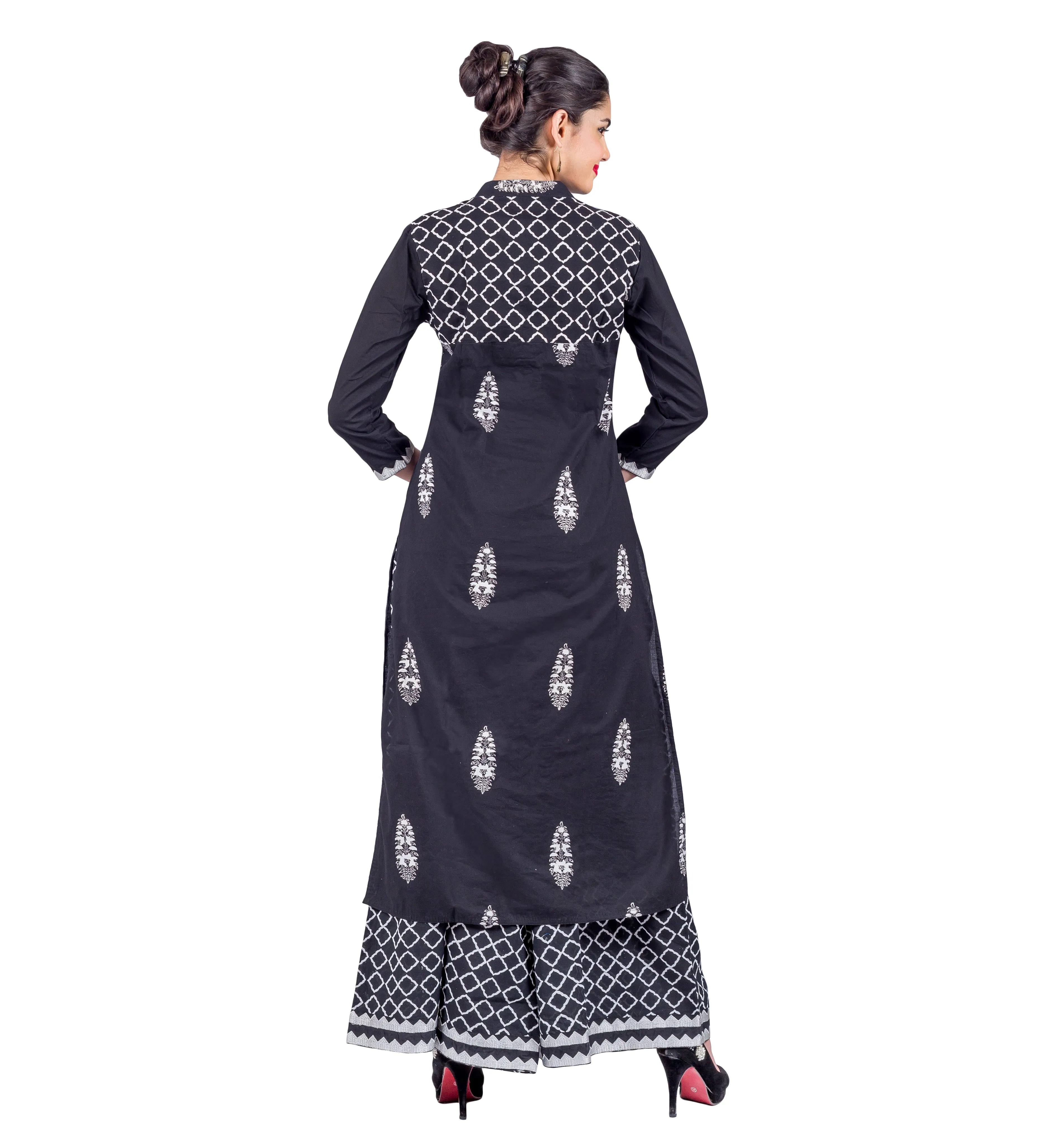 Flat Mandarin Neck Monochrome Embroidered Kurta