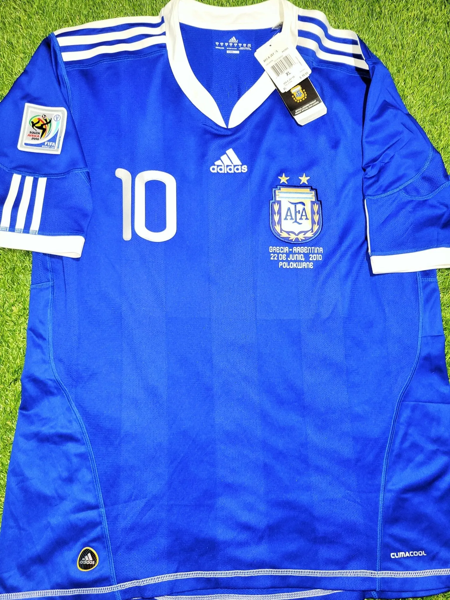 New with Tags XL Messi Argentina 2010 World Cup Away Soccer Jersey Shirt (SKU# P47053 AZB001)