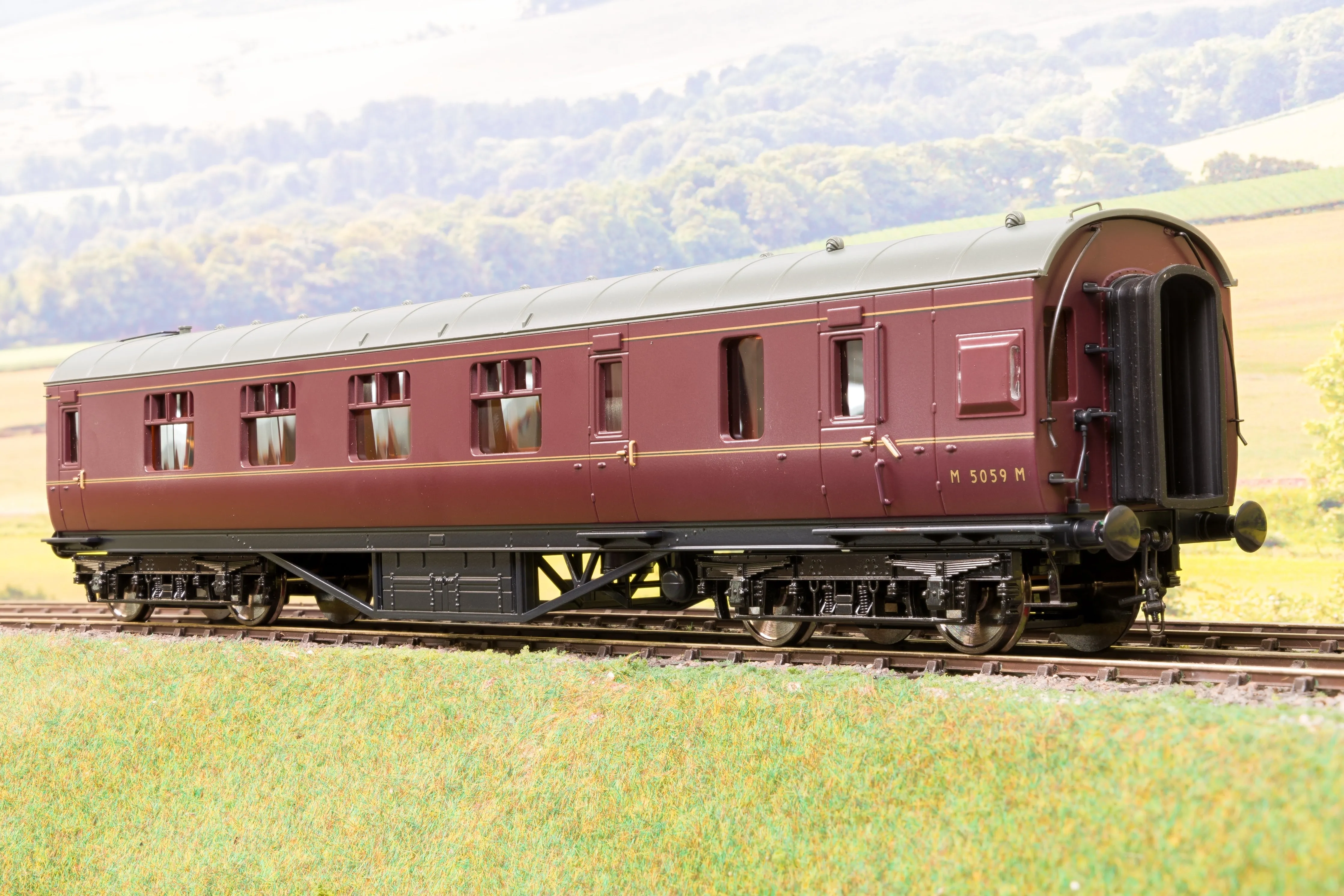 New MTH 22-60053 Finescale O Gauge (2-Rail) Ex-LMS BR Lined Maroon Brake First 'M5059M'